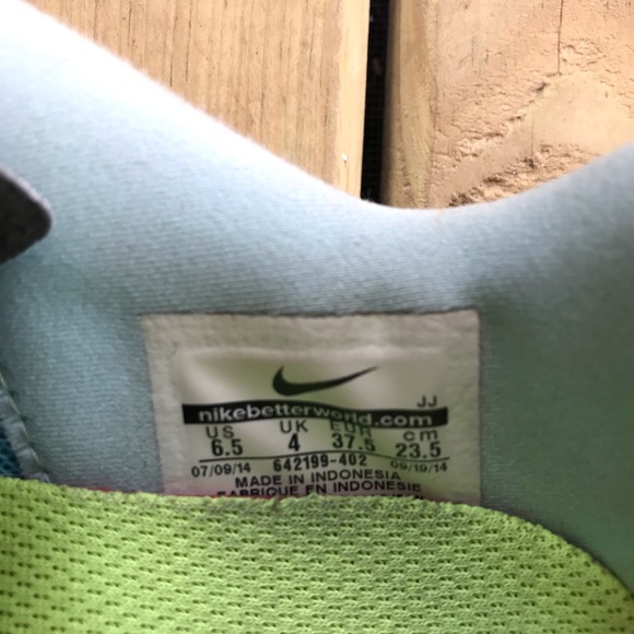 Nike free runs - Picture 3 of 3